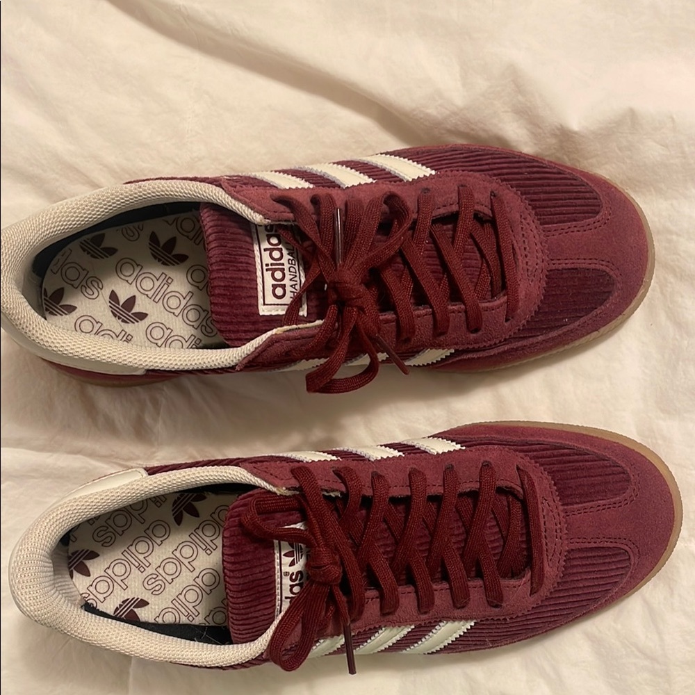 Adidas Sneakers